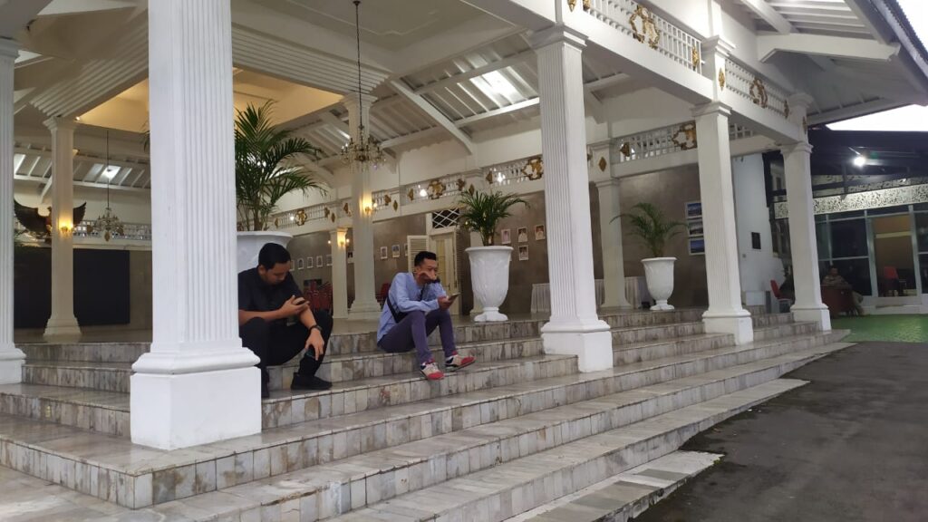 Pimpinan DPRD dan Bupati Rapat Tertutup di Pendopo Kuningan, Bahas Pemangkasan Anggaran?