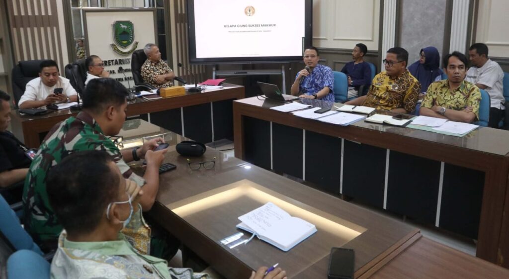 Perkebunan Sawit Dihentikan Bupati, Ketua Komisi II DPRD Kuningan: Petaninya Beri Solusi