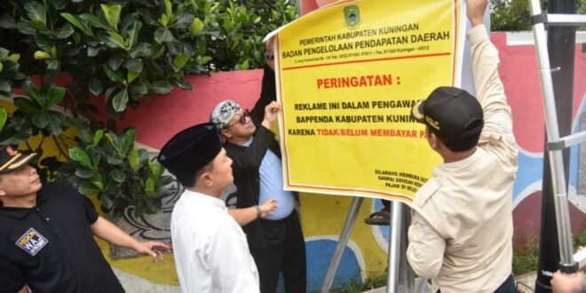 Bupati Kuningan Segel Lima Reklame Ilegal, Vendor Dapat Peringatan Keras!