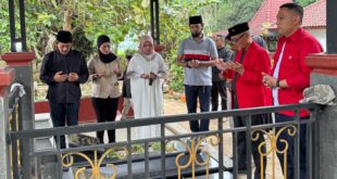 Momentum Idul Fitri, Pengurus DPC PDIP Kuningan Berziarah ke Makam Tiga Mantan Bupati