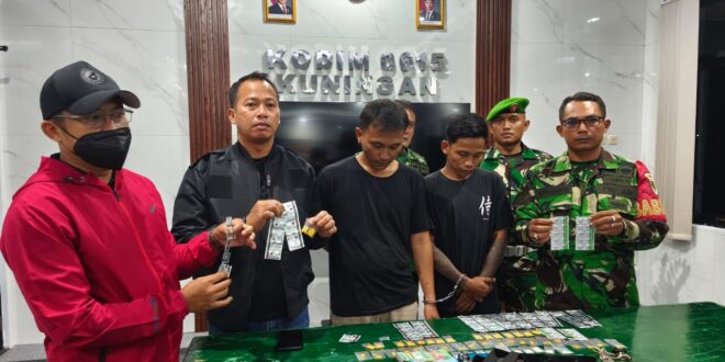 Babinsa Tangkap 2 Pedagang di Kuningan, Diduga Edarkan Obat Terlarang