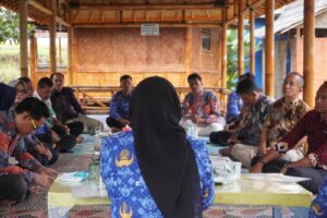 Suara Dari Sawah Lope, Kuwu-Kuwu di Kecamatan Kramatmulya Ingin Wakil Bupati Lebih Sering Turun ke Desa!