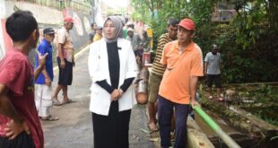 Masih Banyak Warga Buang Sampah ke Sungai, Wabup Kuningan Minta Pemdes Bertindak