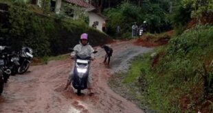 Longsor Landa Dua Desa di Kadugede, Akses Jalan Terputus dan Rumah Warga Terancam