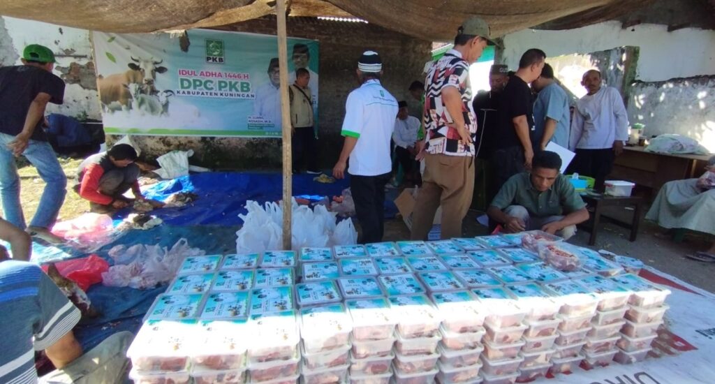 DPC PKB Kuningan Gelar Kurban dan Food Bank PUMR, Tebar Manfaat bagi Warga Sekitar