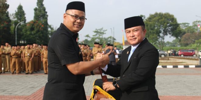 Wahyu Hidayah Dilantik jadi Pj Sekda Kuningan, Bupati Tekankan Empat PR Utama