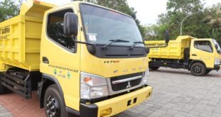 Pemda Kuningan Diberikan CSR BJB 2 Dump Truck Senilai Rp1,2 Miliar
