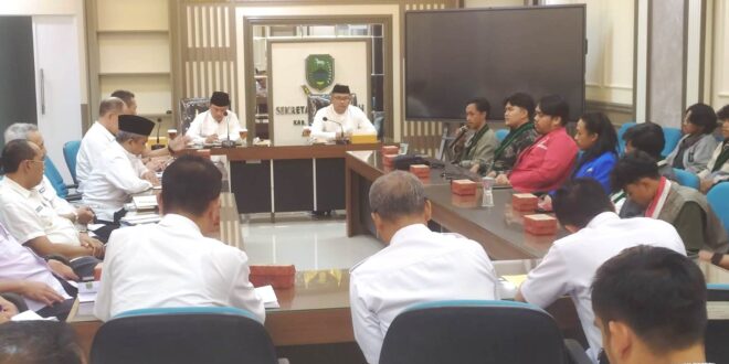 DPRD-Pemda "Saling Amankan", Mahasiswa Kuningan Tekankan Transparansi Anggaran!