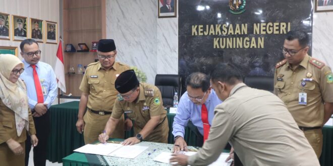 Sinergi Pemda-Kejaksaan Kuningan Diperkuat, Bupati Tandatangani Nota Kesepakatan Hukum