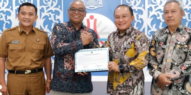 Bupati Kuningan Tandatangani Komitmen Manajemen Talenta ASN di BKN Bandung