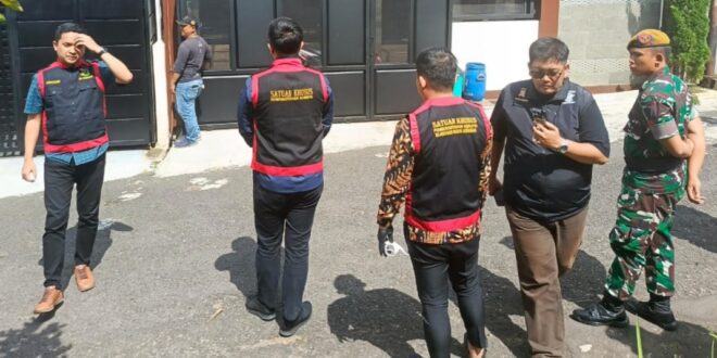 Dana Nasabah Rp9 Miliar Raib, Kejari Kuningan Geledah Rumah Oknum Pegawai Bank Daerah