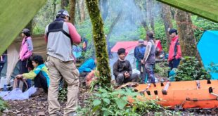 Penemuan Mayat di Puncak Ciremai, Evakuasi Sempat Terkendala Cuaca