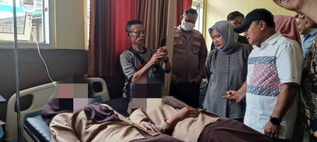 Ratusan Siswa SMAN 1 Luragung Kuningan Diduga Keracunan, Bupati Dian Tutup Sementara Dapur Program MBG