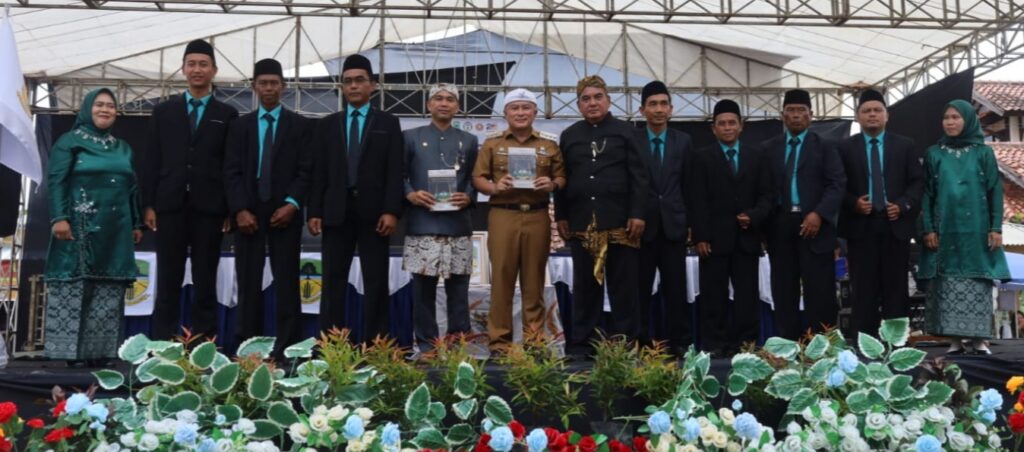 Dari Ziarah hingga Wayang Golek, Milangkala ke-208 Desa Dukuhpicung Jadi Pesta Rasa dan Makna