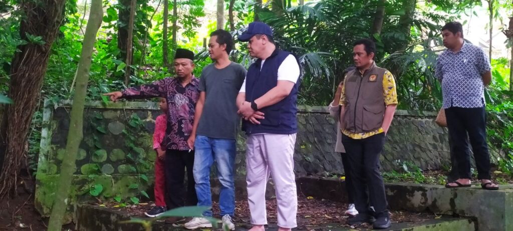 Patih Sepuh Keraton Kasepuhan Cirebon Tinjau Jejak Leluhur di Desa Cilaja