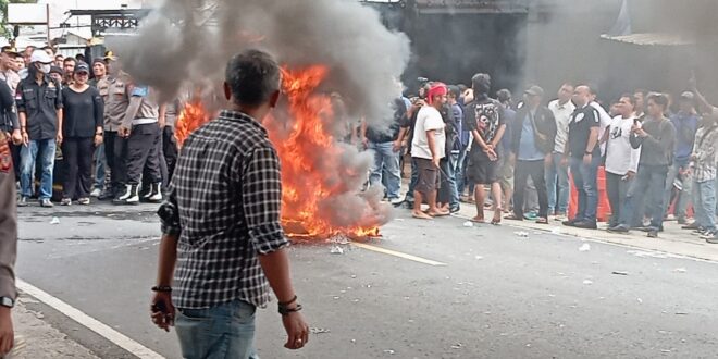 Ratusan Warga Geruduk Kantor BTNGC, Soroti Krisis Lingkungan di Lereng Ciremai