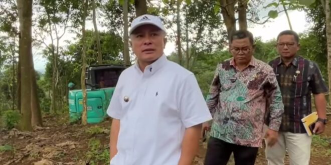Bupati Kuningan Tutup Paksa Pembukaan Lahan di Lereng Ciremai, Warganet Dukung Langkah Tegas Dian