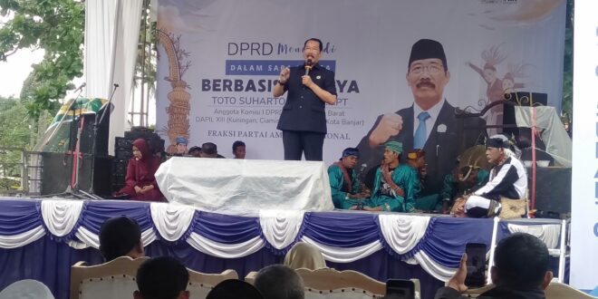 Anggota DPRD Jabar Toto Suharto Sapa Warga Japara Lewat Pentas Budaya