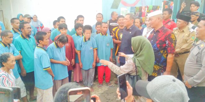 Menyentuh Hati, H Rokhmat Ardiyan Menangis Saat Kunjungi Yayasan ODGJ Tambakbaya