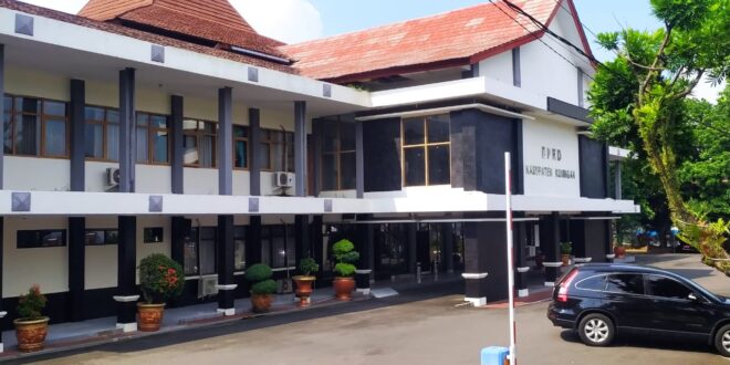 DPRD Tunda Pemanggilan Direktur PDAM Kuningan, 4 Pimpinan Mendadak Rapat, Ada Apa?