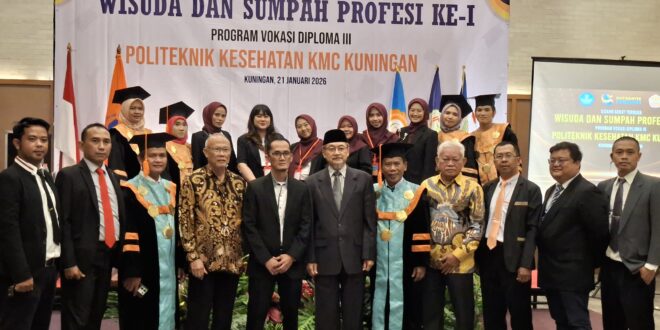 Wisuda Perdana Poltekes KMC Kuningan, Lulusan D3 Fisioterapi dan Gizi Langsung Masuk Kerja