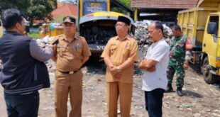 TPS Pasar Ancaran Overload, Camat Kuningan Turun Tangan Kerahkan Armada dan Ekskavator