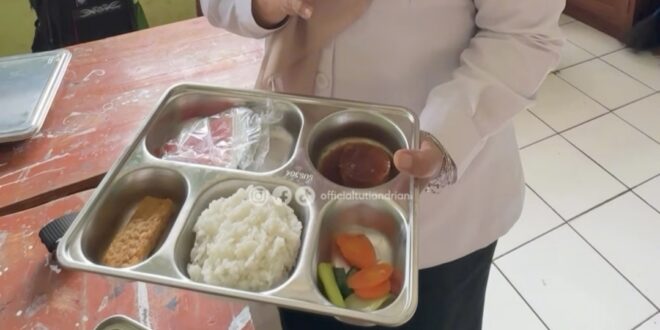 “Jangan Ngahinakeun Anak-anak Kami!” Tuti Semprot Menu MBG di SDN 1 Cilaja, Sayur Cuma 3 Iris