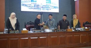 Sempat Diwarnai Isu Boikot, Rapat Paripurna DPRD Kuningan Molor Satu Jam Lebih, Bupati Sampaikan LPj APBD 2025