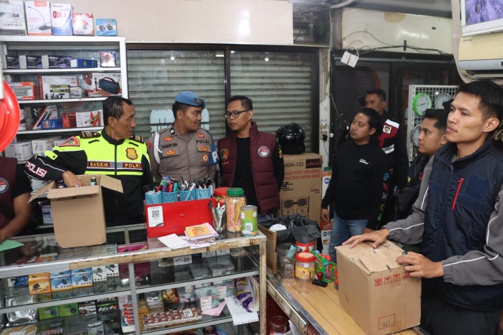 Polres Kuningan Sikat Peredaran Miras, 62 Botol Disita dari Tiga Wilayah