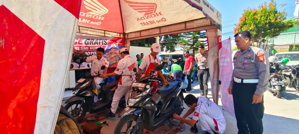 Servis Motor Gratis untuk 70 Ojol, Polres Kuningan Sisipkan Pesan Tegas Soal Knalpot Brong