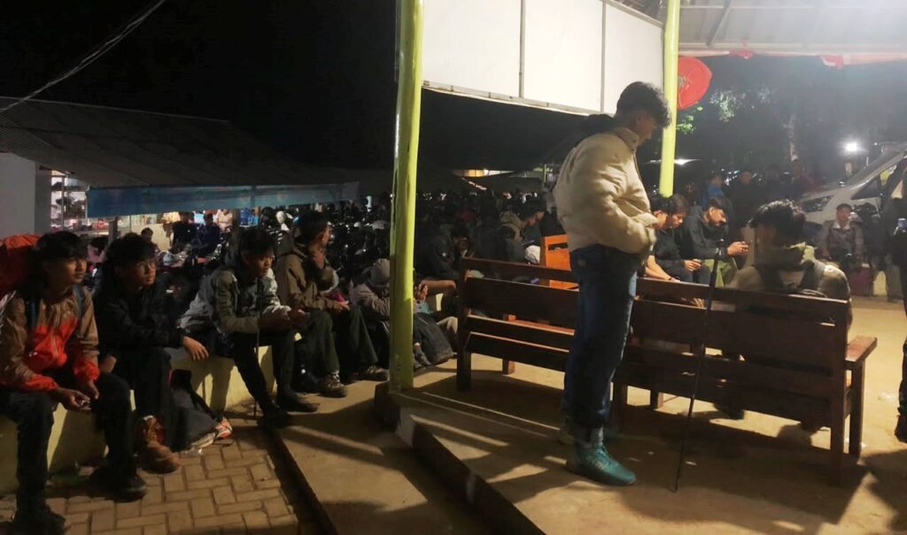 Ratusan Pendaki Padati Pos Palutungan, Rayakan HUT ke-81 Kemerdekaan RI di Puncak Ciremai