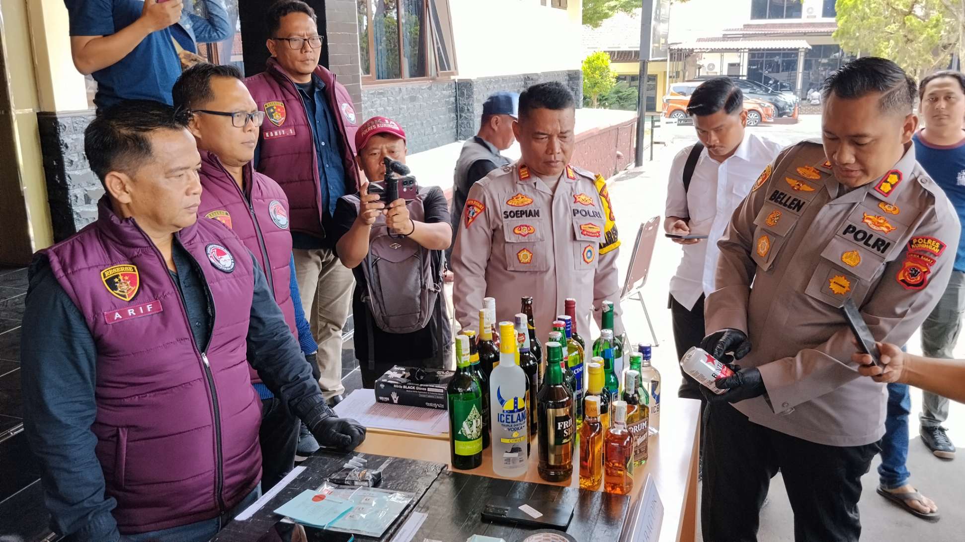 Tak Ada Toleransi! Pedagang Miras yang Membandel di Kuningan Diburu Polisi